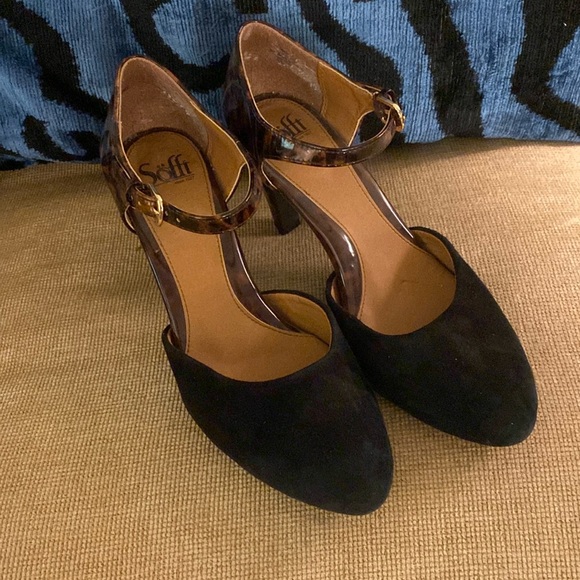 Sofft Almond Toe Suede Patent Heel - Picture 2 of 13